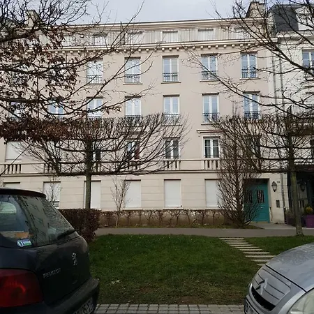 Cosy Carre Elysee 公寓 *